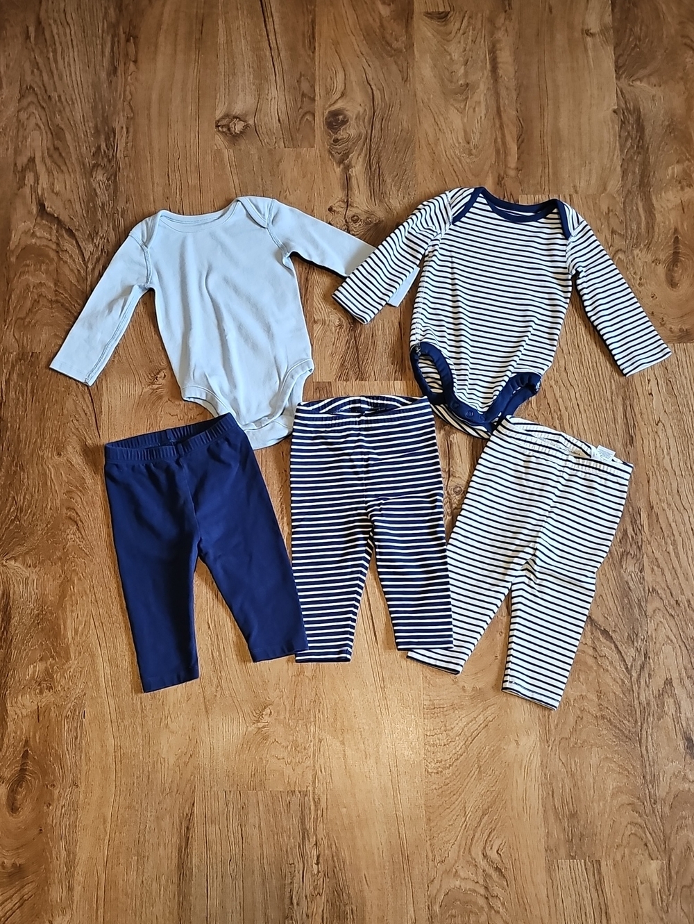 Moon And Back By Hanna Andersson 3-6 Month Bubdle Light Blue and Navy Stripes